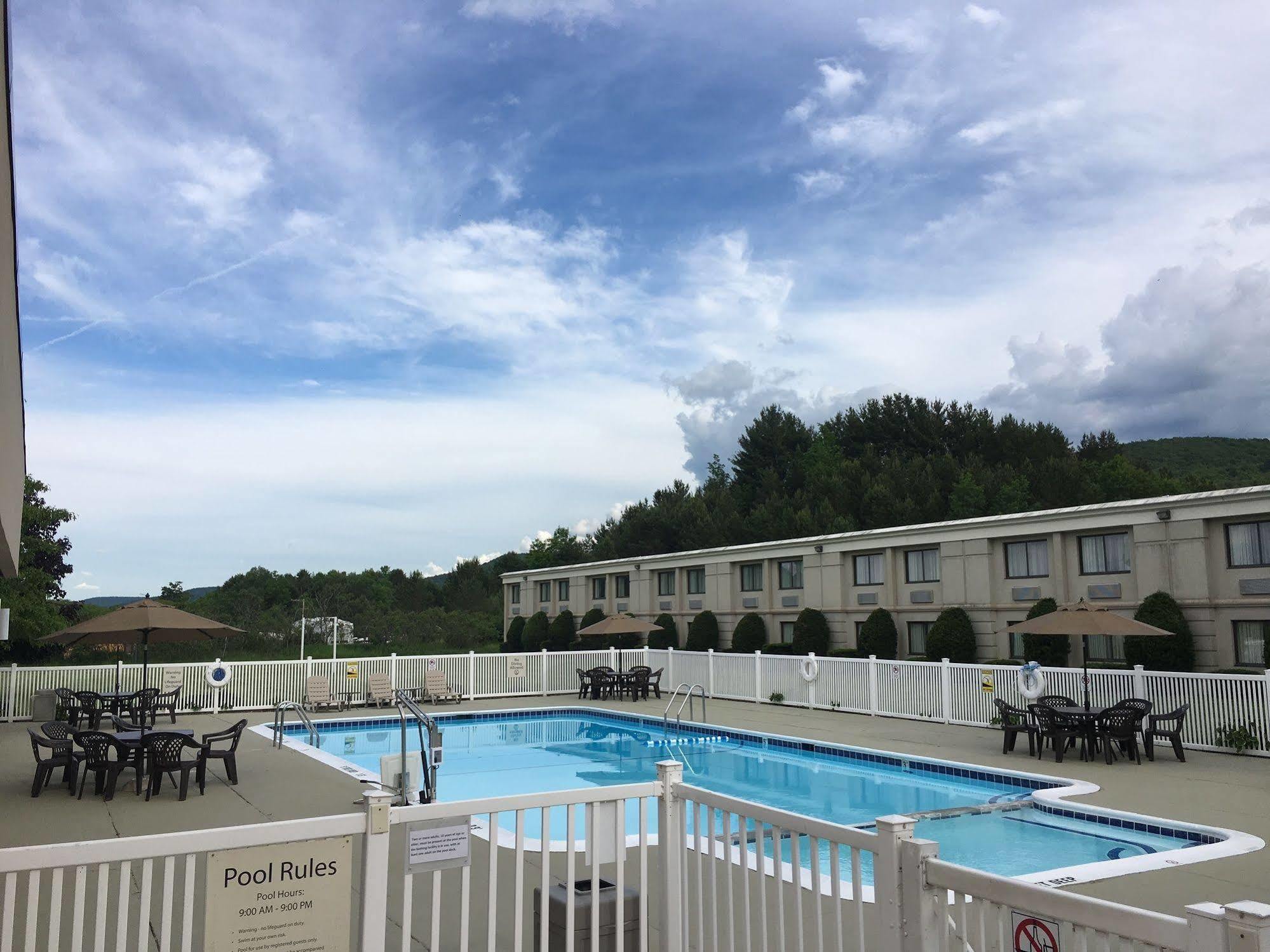 Quality Inn Oneonta Cooperstown Area Exteriér fotografie